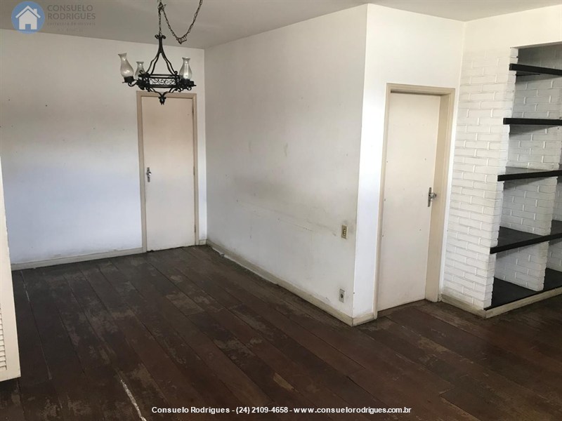 Casa a Venda no Centro em Resende