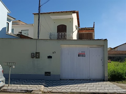 Casa à Venda