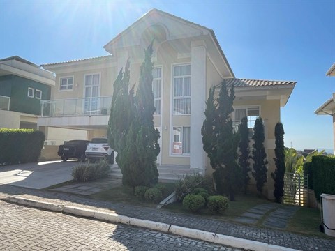 Casa em Condomínio à Venda