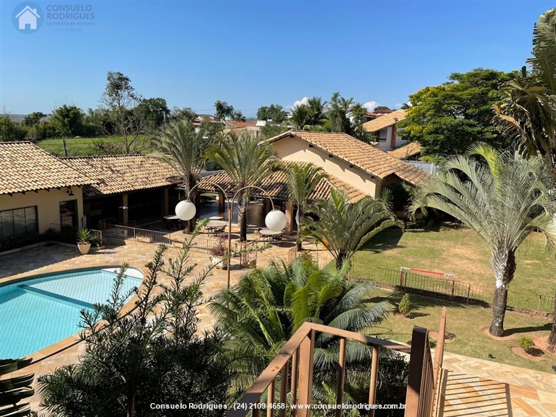 Casa em Condomínio a Venda no Jardim Brasília em Resende