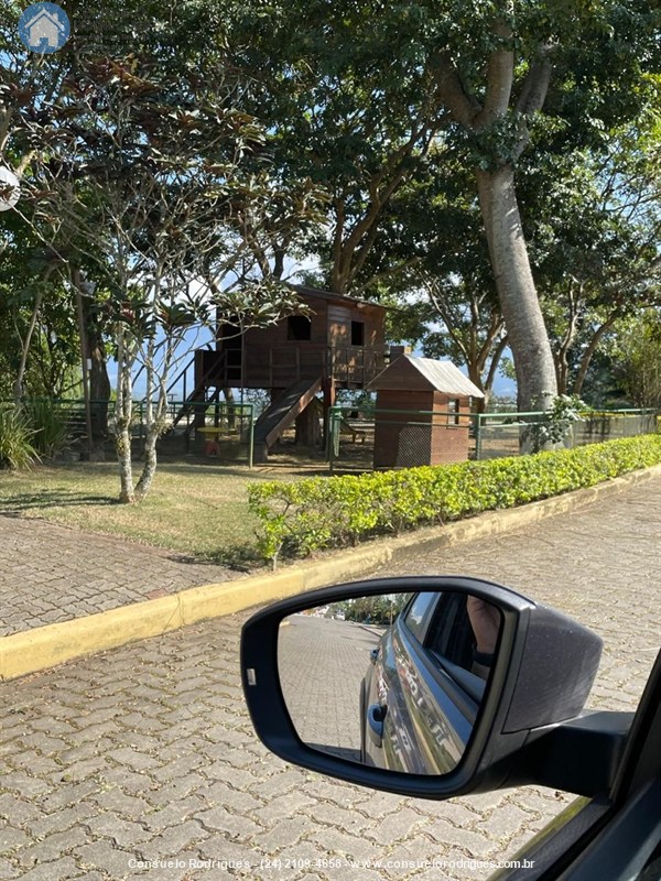 Casa em Condomínio a Venda no Jardim Brasília em Resende