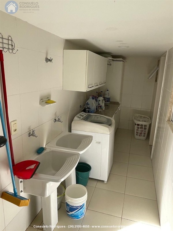 Casa em Condomínio a Venda no Jardim Brasília em Resende