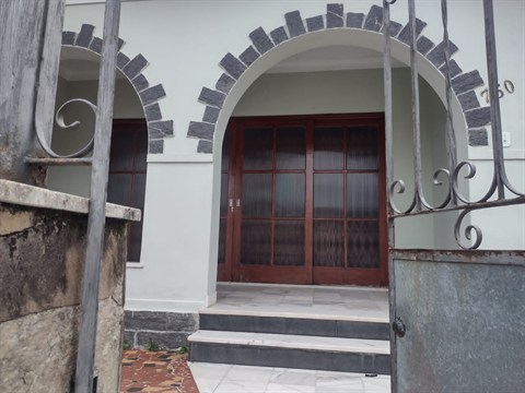 Casa à Venda
